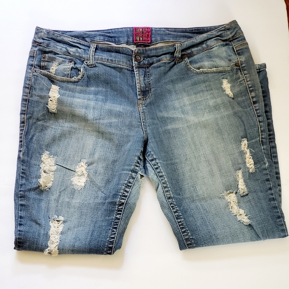 Torrid Skinny Destroyed Distressed High Jeans
